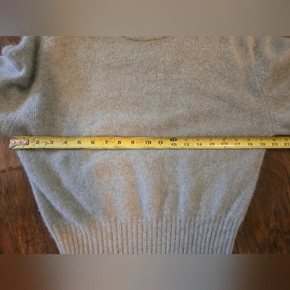 Liz Claiborne Angora/Lambs Wool Light Green Sweater - Picture 9 of 10